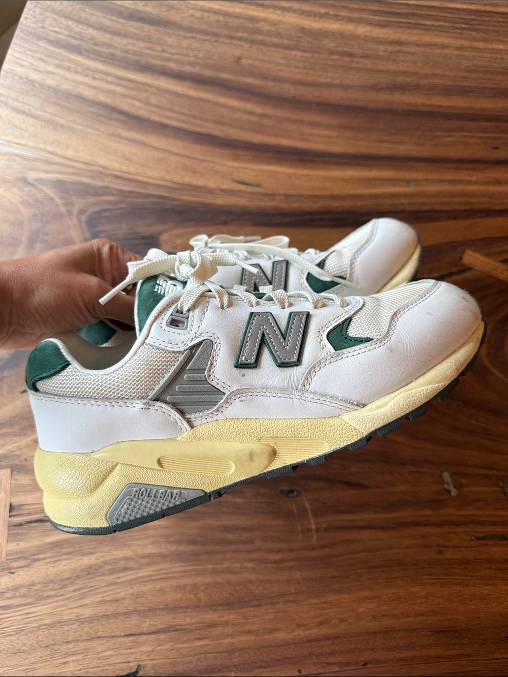 New Balance 580 'White Nightwatch Green' size men’s 7 / womens 8.5